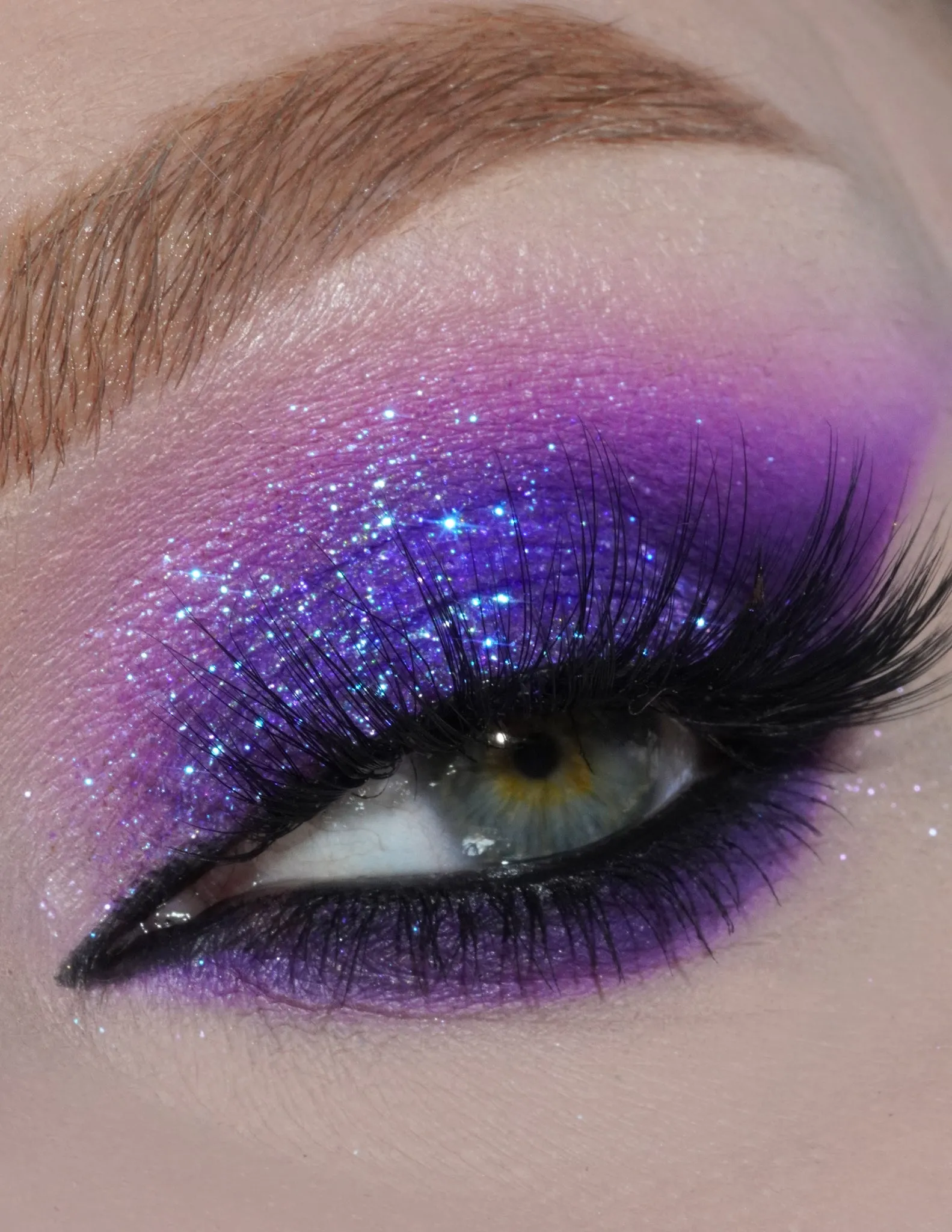 #12 Violet Eyeshadow Glitter