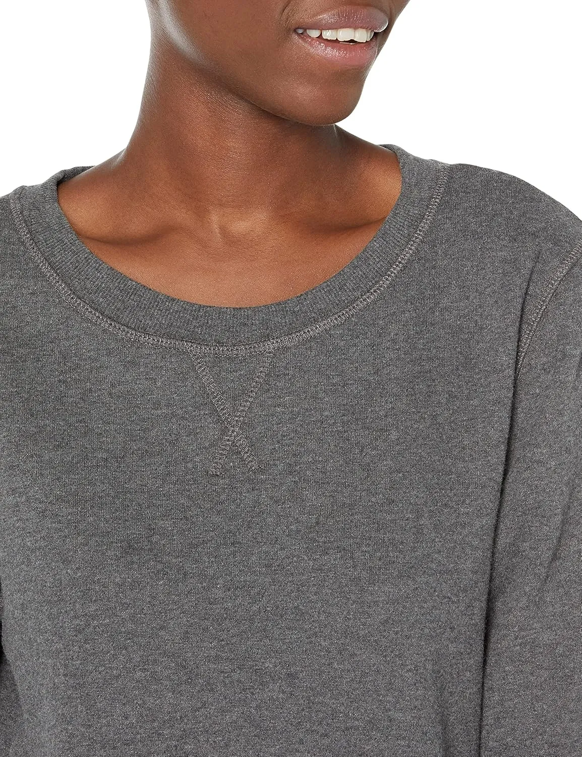 Amazon Essentials Women's Fleece Crewneck Sweatshirt (Available in Plus Size)