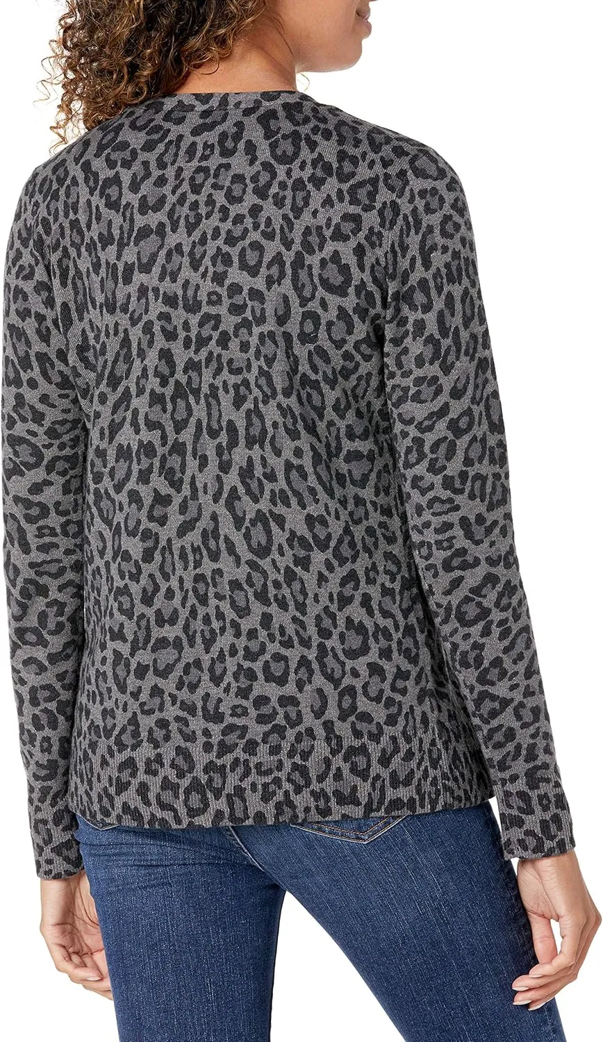 Amazon Essentials Women's Lightweight V-Neck Cardigan Sweater (Available in Plus Size)