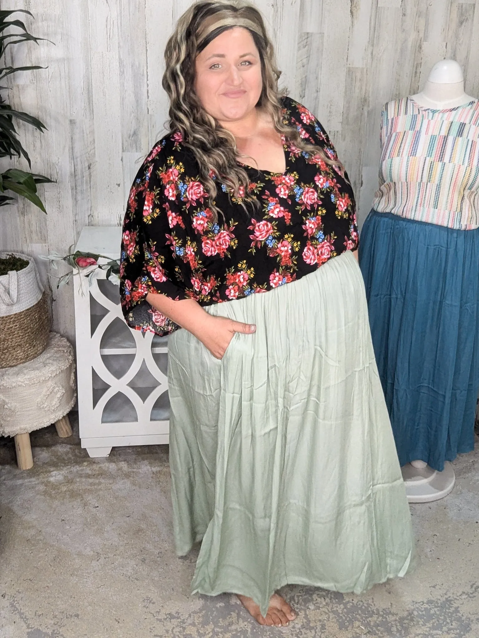 Gia Flirty Midi Skirt w/Pockets   Side Slit (7 colors)