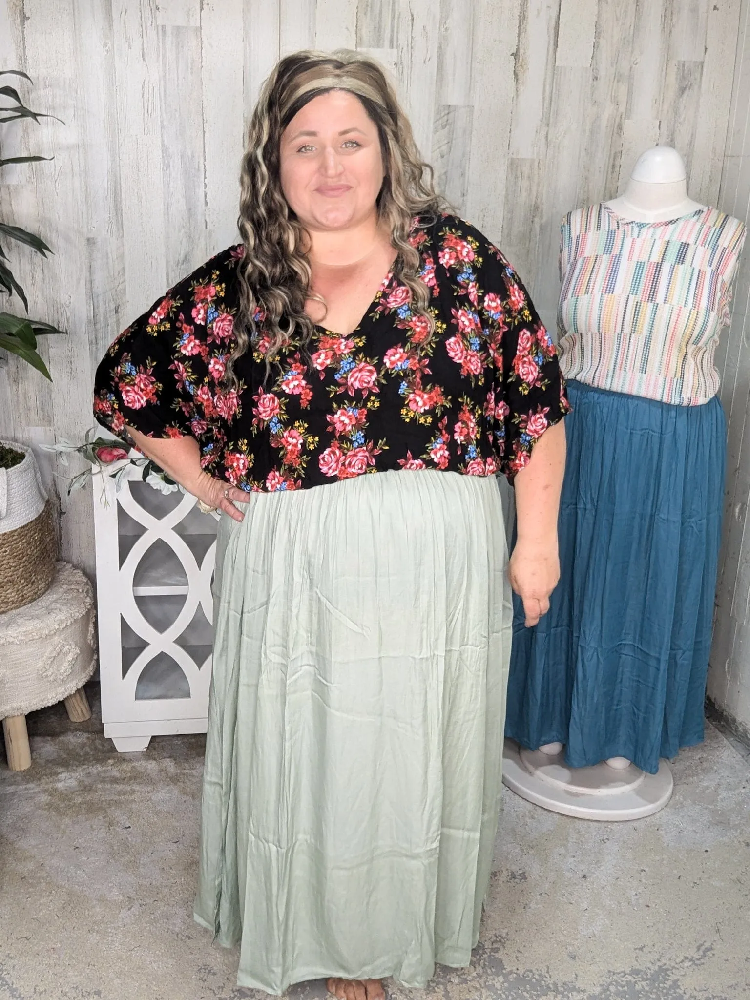 Gia Flirty Midi Skirt w/Pockets   Side Slit (7 colors)