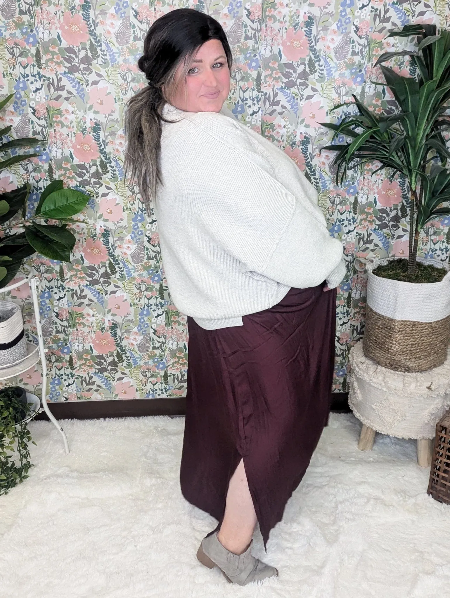 Gia Flirty Midi Skirt w/Pockets   Side Slit (7 colors)
