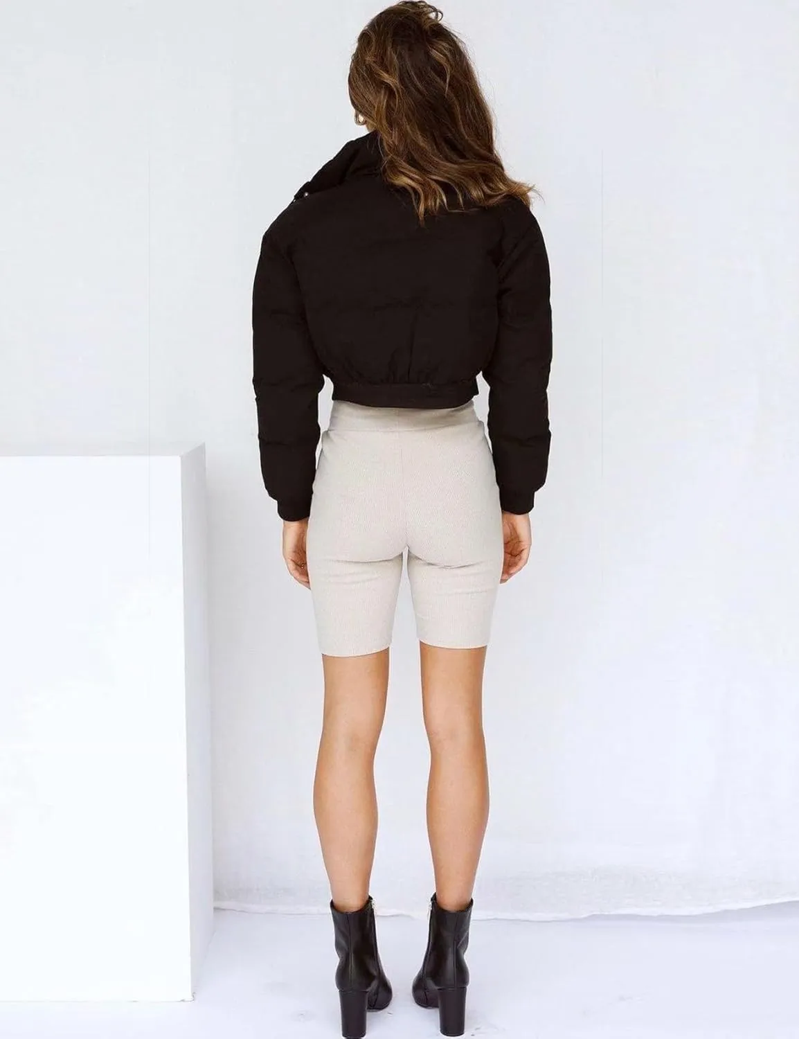 Gihuo Women' s Cropped Puffer Jacket Padded Long Sleeve Bubble Coats Winter Warm Puffy Outerwear