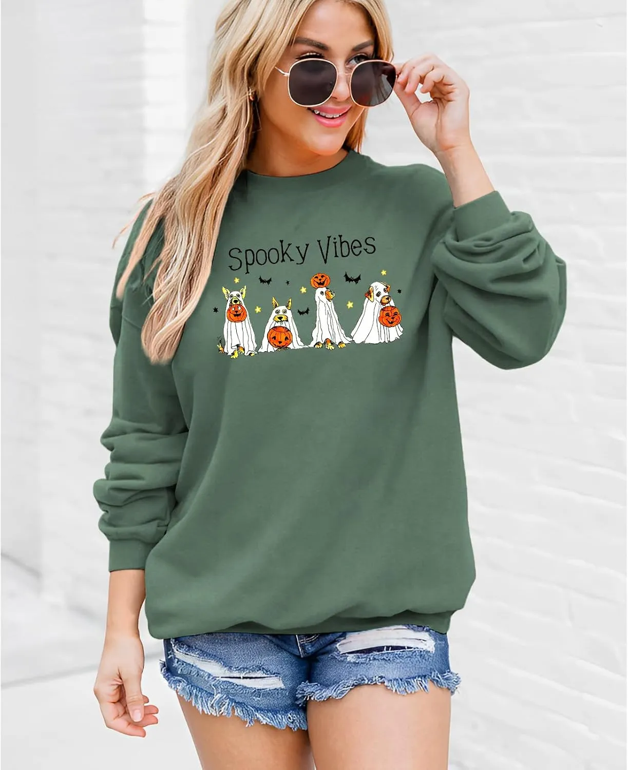 IZYJOY Halloween Ghost Dog Sweatshirt Womens Crewneck Doggy Pumpkin Oversized Tops Spooky Vibes Pullover Long Sleeve Sweaters