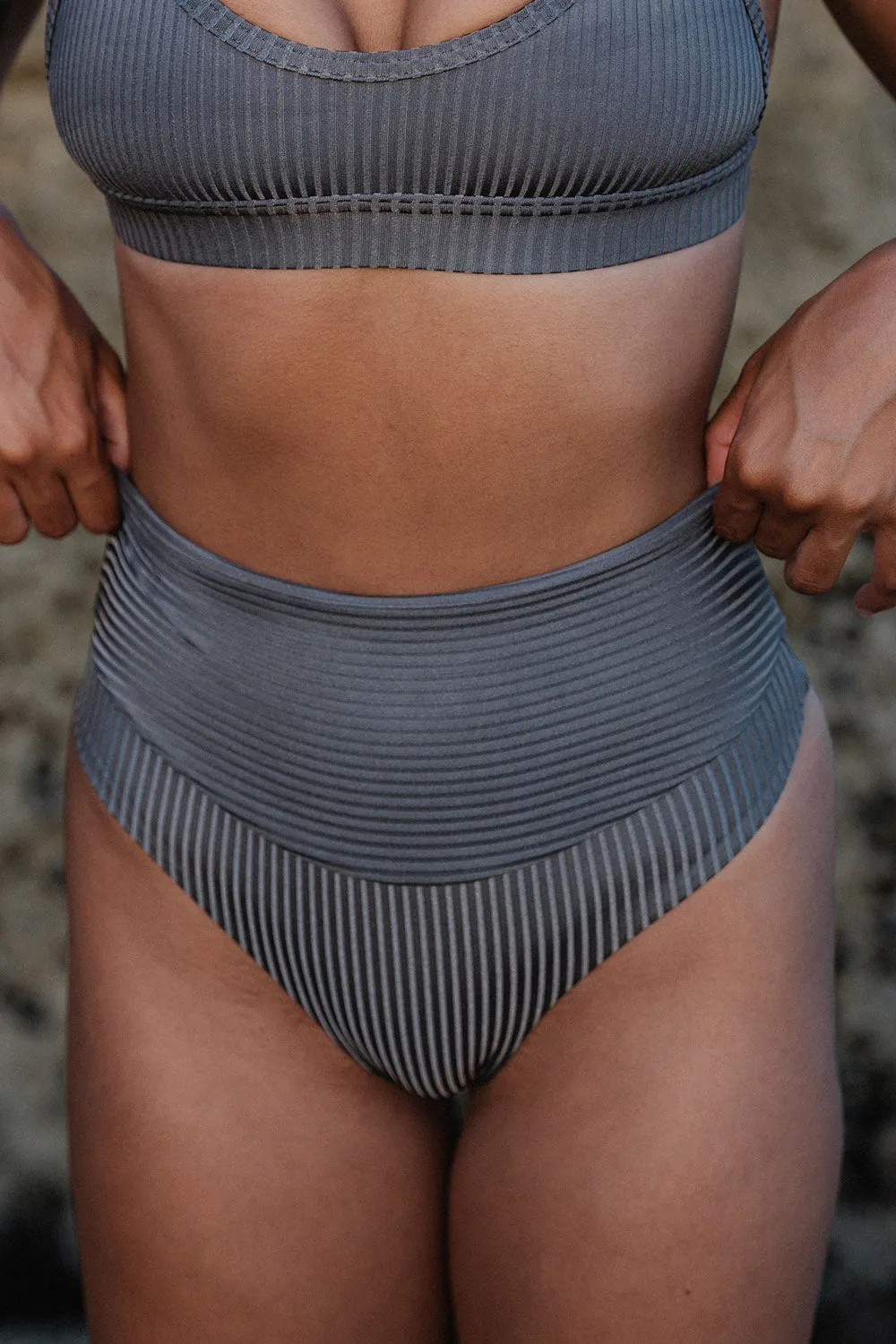 Nyx Bottom