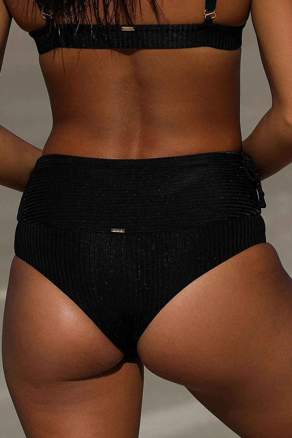 Nyx Bottom