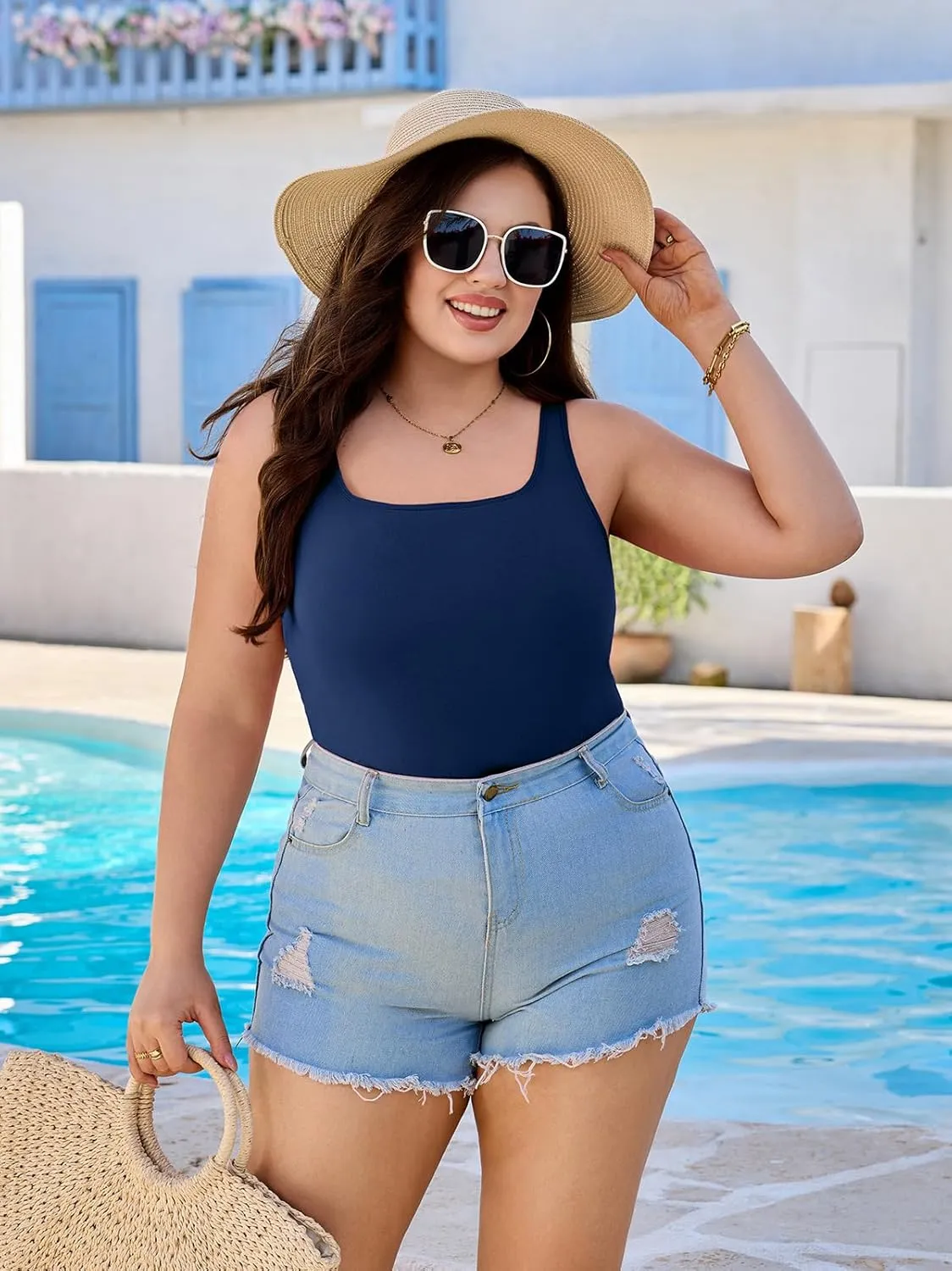 V FOR CITY Plus Size Tank Top with Built-in Bra Scoop Neck Camisole Tops for Women Casual Cotton Cami Shirts