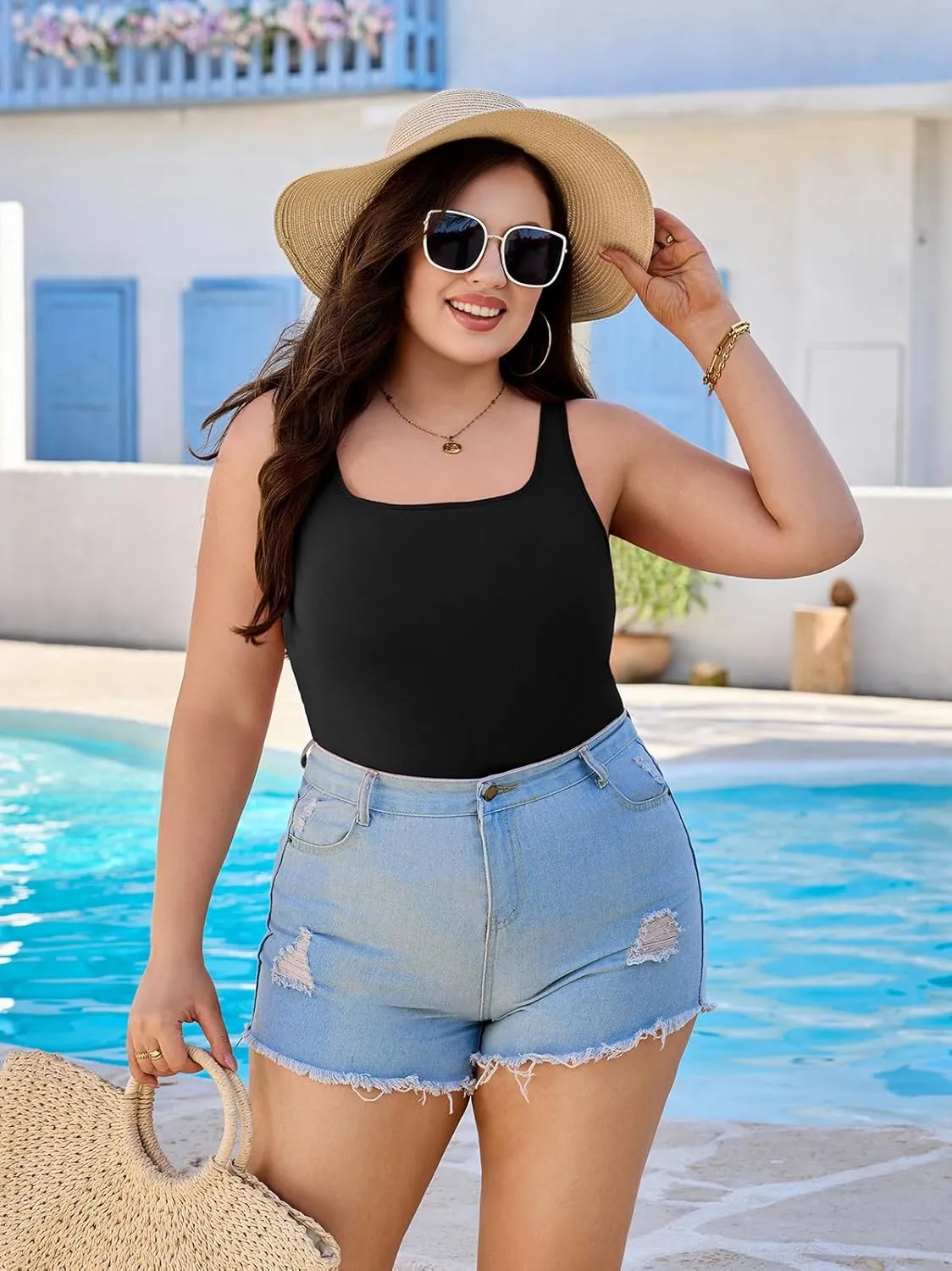 V FOR CITY Plus Size Tank Top with Built-in Bra Scoop Neck Camisole Tops for Women Casual Cotton Cami Shirts
