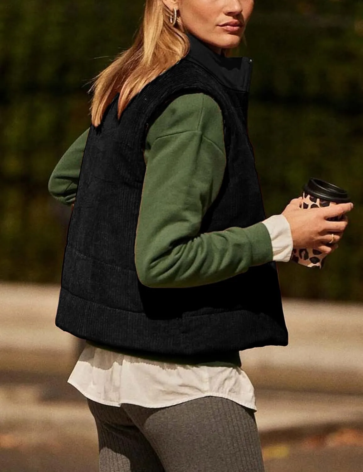 Women Corduroy Puffer Vest Cropped Sleeveless Jacket Puffy Stand Collar Gilet Coat Zip Up Outwear with Pockets