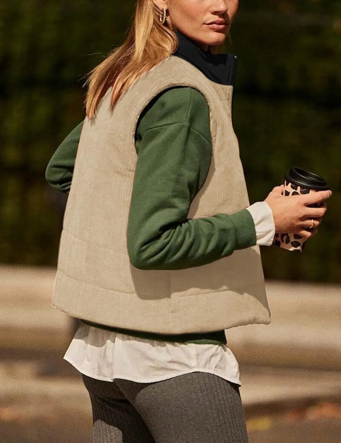 Women Corduroy Puffer Vest Cropped Sleeveless Jacket Puffy Stand Collar Gilet Coat Zip Up Outwear with Pockets