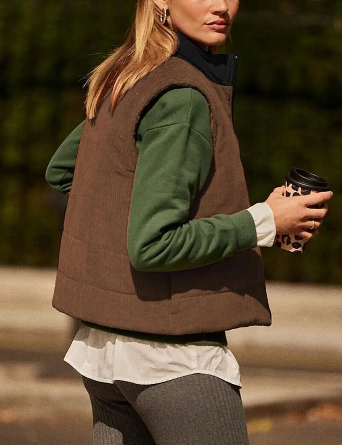 Women Corduroy Puffer Vest Cropped Sleeveless Jacket Puffy Stand Collar Gilet Coat Zip Up Outwear with Pockets