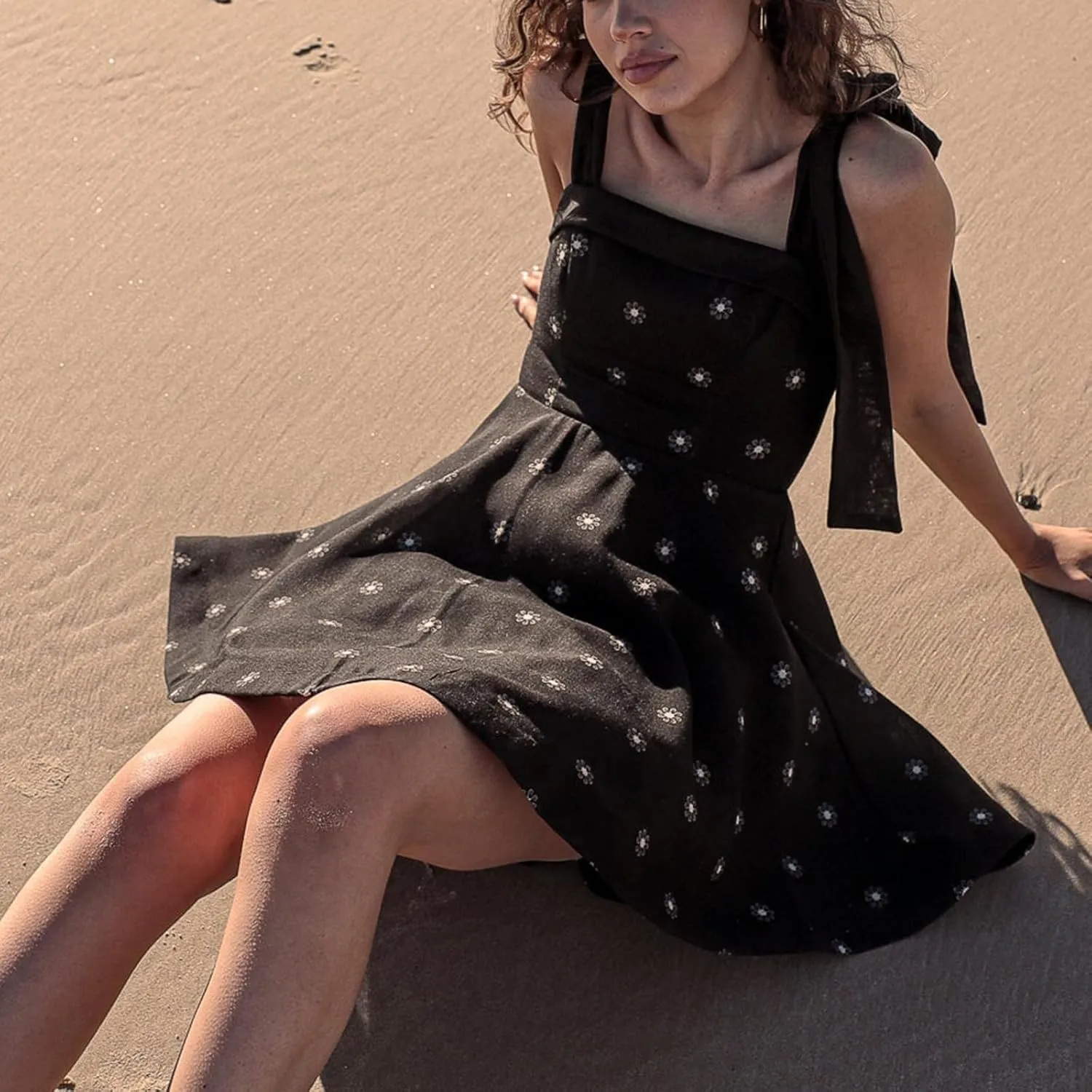Women Tie Shoulder Mini Dress Boho Floral Babydoll Dress Square Neck Ruffle A Line Flowy Summer Beach Sundress